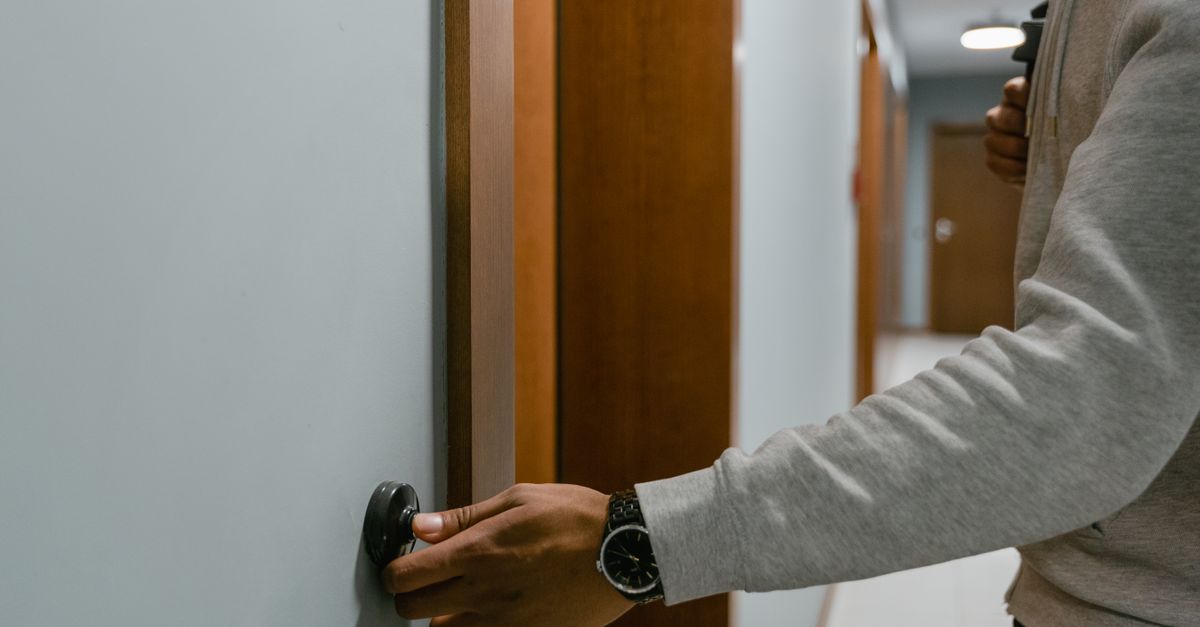 Fast Office Lockout Service for NYC Businesses — What Actually Happens When We Arrive — Soho Locksmith NYC Corp